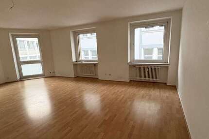 Wohnung Krefeld Krefeld-Mitte - 3 Zimmer, 110 m&sup2;, 680&euro; | Angebot:25831448