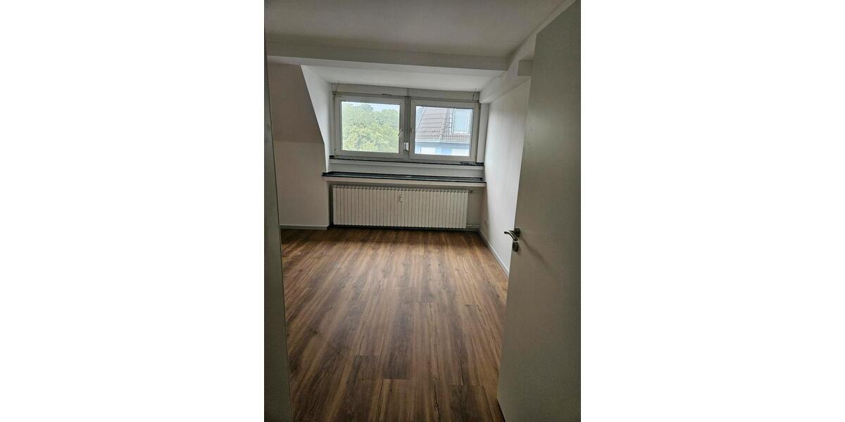 Dachgeschoßwohnung Duisburg Duisburg-Mitte - 2 Zimmer, 45 m&sup2;, 450&euro; | Angebot:26659109