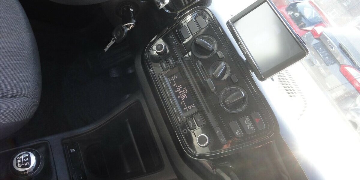 VW up! move Klima Navi PDC Alu Guter Zustand 168.000 km 3.999 &euro; Neuss 41462