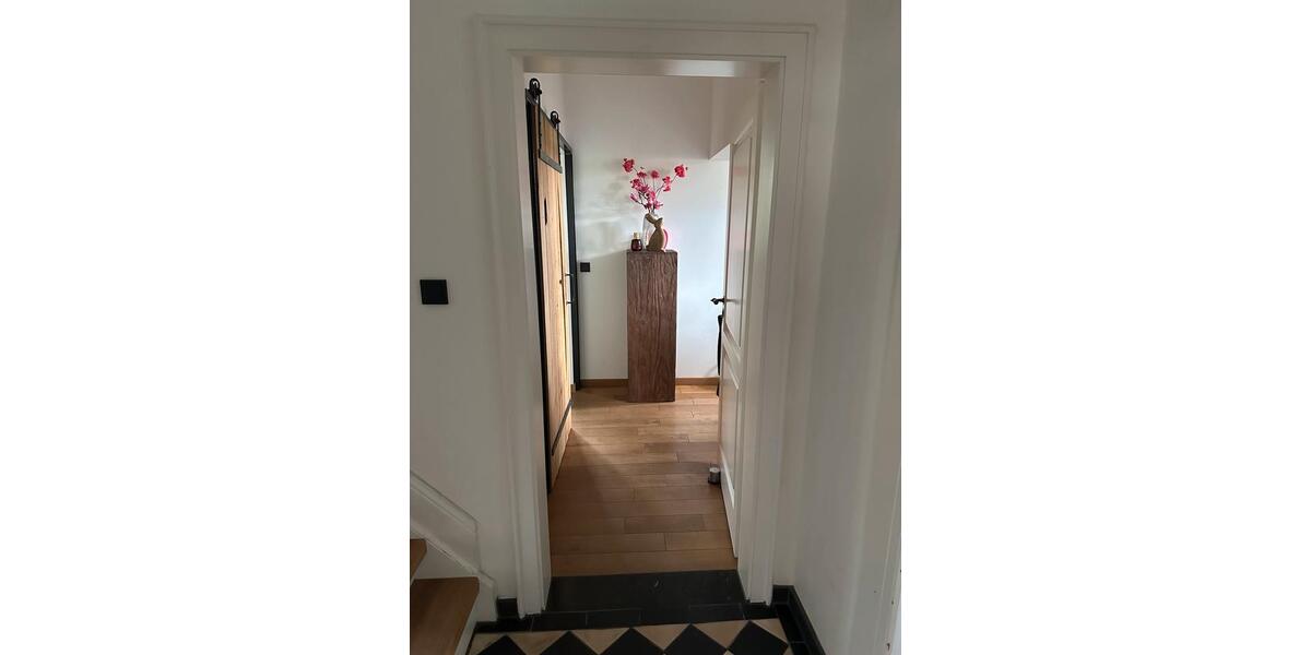 Einfamilienhaus Mönchengladbach West - 7 Zimmer, 290 m&sup2;, 3.360&euro; | Angebot:26126569