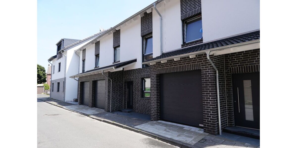 Provisionsfrei* Das letzte Haus Eckhaus EFH mit PV 10,4 KW+Garage 140m zum Rheinufer Energiebedarf 22,4 kWhm2a - Reihenendhaus Duisburg Essenberg | Angebot:25767241