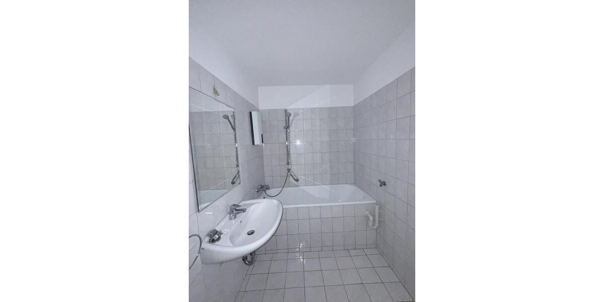 Etagenwohnung Duisburg - 3 Zimmer, 70 m&sup2;, 630&euro; | Angebot:25127702