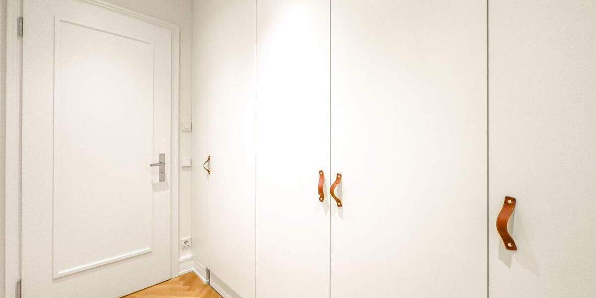 Etagenwohnung Düsseldorf Oberkassel - 2 Zimmer, 63 m&sup2;, 2.345&euro; | Angebot:25799470