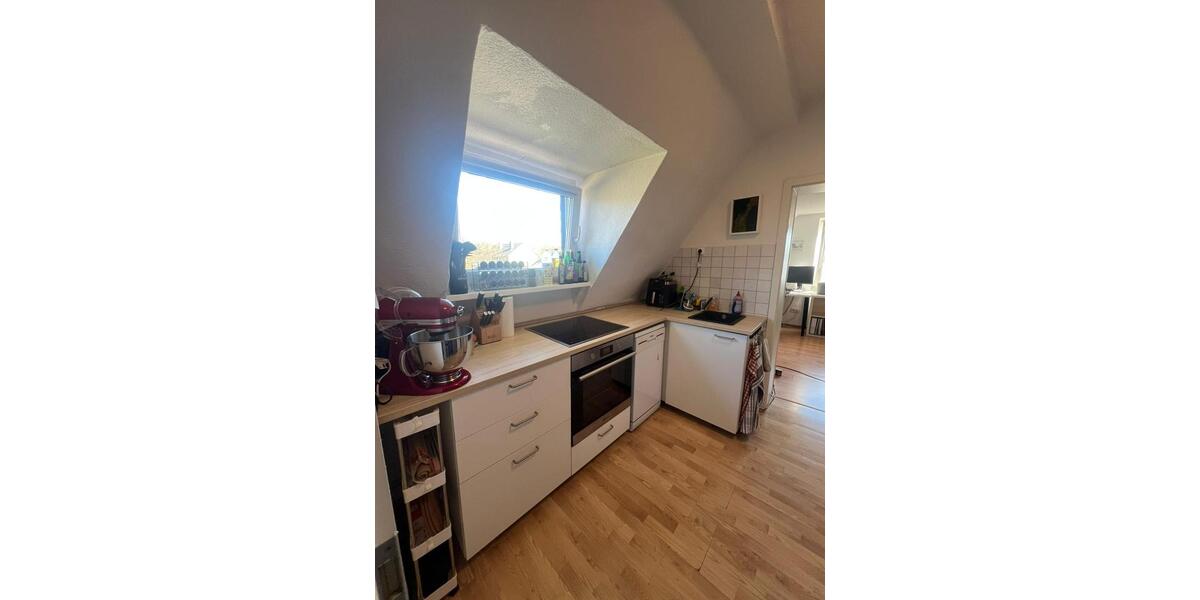 Dachgeschoßwohnung Duisburg Duisburg-Mitte - 3 Zimmer, 55 m&sup2;, 415&euro; | Angebot:26061444