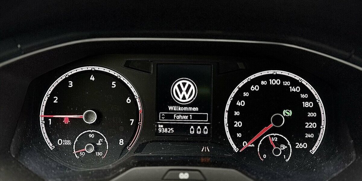 VW T-Roc R-line / Pano / 1. Hd / Kamera / AHK 93.000 km 22.890 &euro; Mönchengladbach 41066