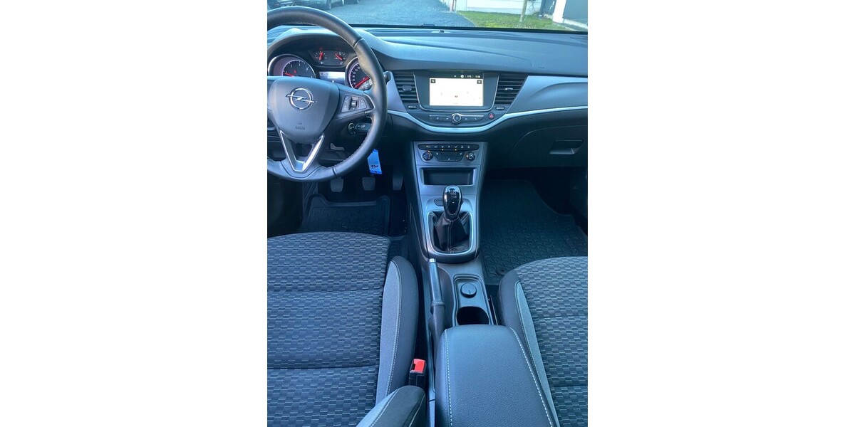 Opel Astra K Sports1.5CDTI.NAVI.VOLL-LED.PDC.11/20 108.000 km 5.990 &euro; Hilden 40721