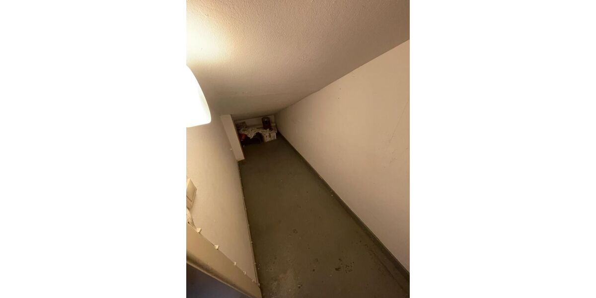 Provisionsfrei* SOFORT FREI! Rhein-nah - 2-Zm Penthouse Oberkassel - renoviert, Klimaanlage Einbauküche 55m² - Einfamilienhaus Düsseldorf Oberkassel | Angebot:25926108