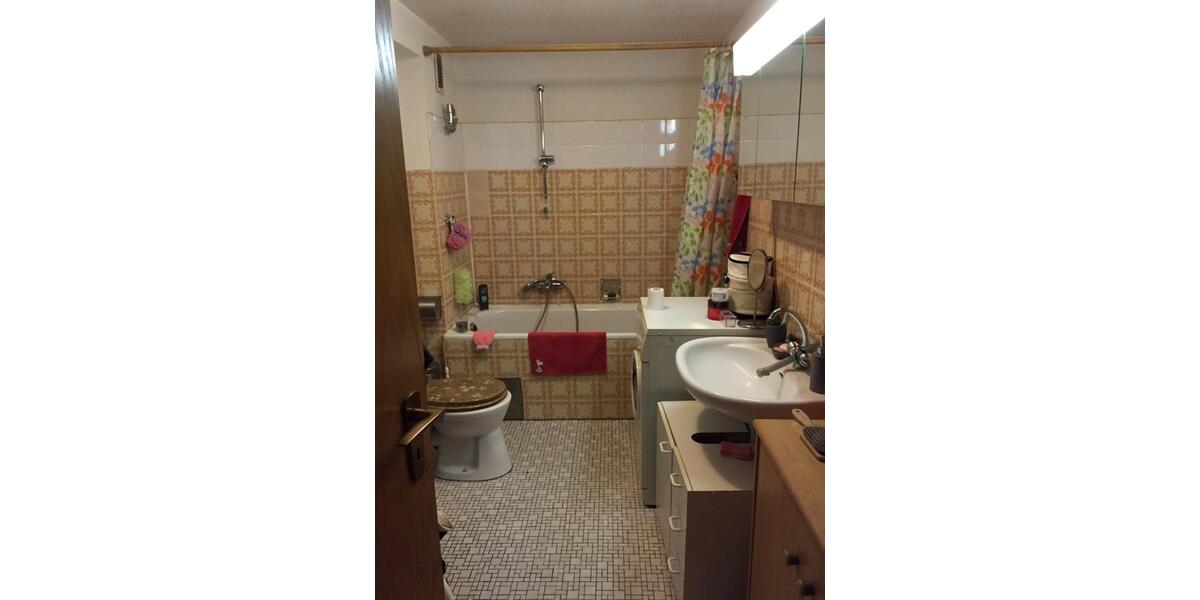 Dachgeschoßwohnung Duisburg Mittelmeiderich - 2 Zimmer, 45 m&sup2;, 450&euro; | Angebot:25894328