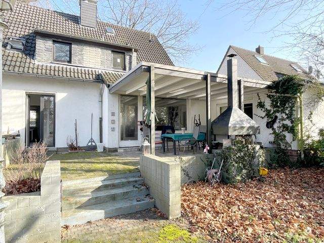 Einfamilienhaus Neuss-Grimlinghausen Grimlinghausen - 7 Zimmer, 190 m&sup2;, 895.000&euro; | Angebot:25836972