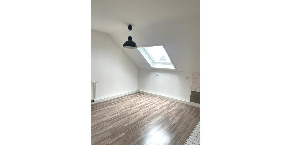 Dachgeschoßwohnung Mülheim an der Ruhr Menden-Holthausen - 2.5 Zimmer, 60 m&sup2;, 510&euro; | Angebot:25999447