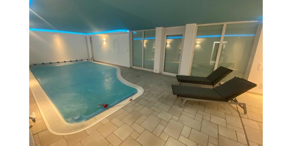 Villa Mönchengladbach Nord - 6 Zimmer, 340 m&sup2;, 7.000&euro; | Angebot:24381556