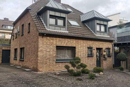 Haus Mönchengladbach Pongs - 7 Zimmer, 150 m&sup2;, 475.000&euro; | Angebot:25705651