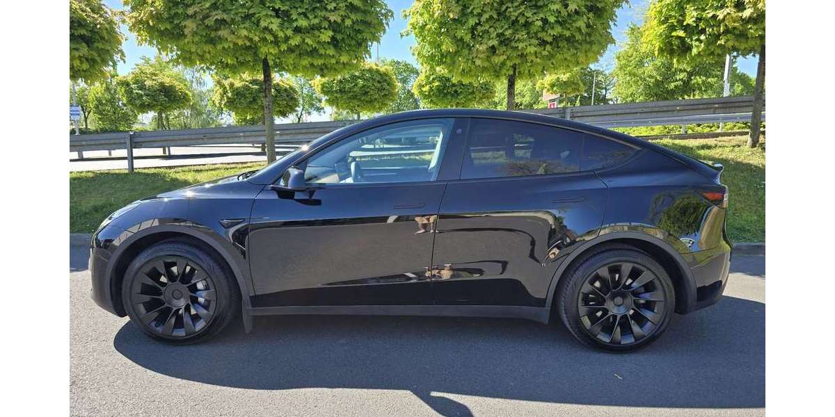 Tesla Model Y 37.500 km 38.500 &euro; Erkrath, Fundort des Neanderthalers, Stadt 40699