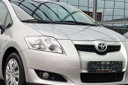 Toyota Auris 149.544 km 4.999 &euro; Mönchengladbach 41068