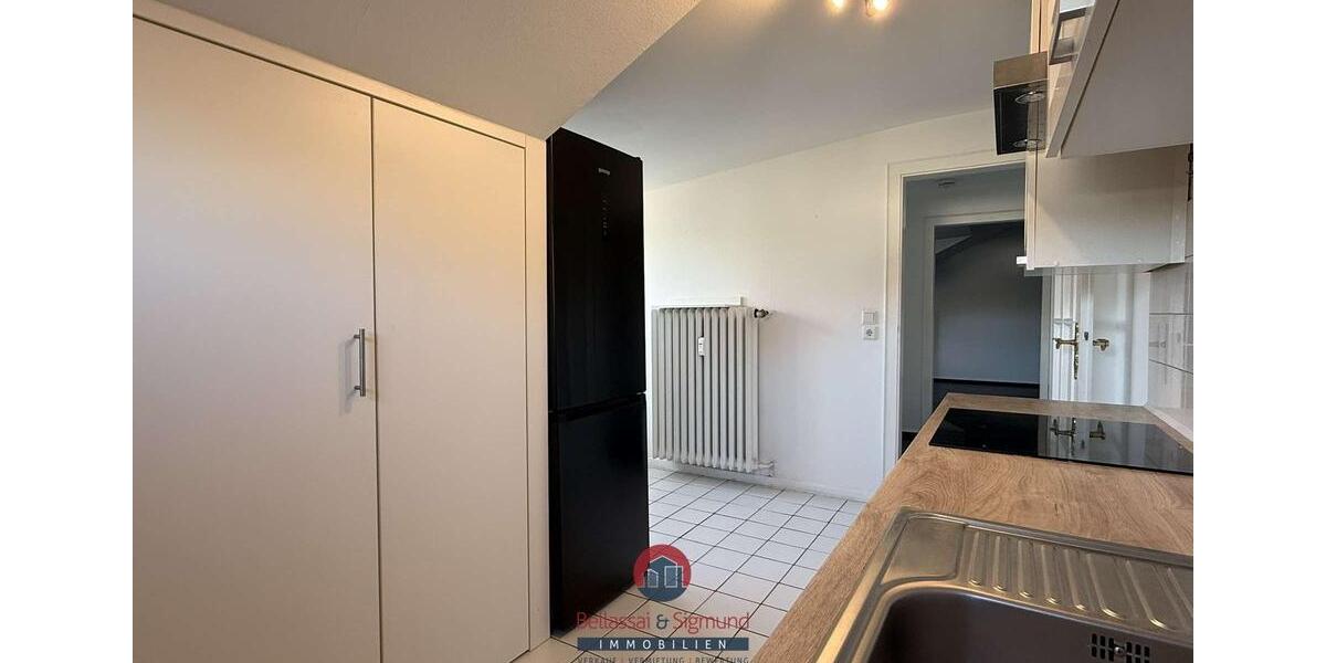 Dachgeschoßwohnung Krefeld Cracau - 2 Zimmer, 70 m&sup2;, 690&euro; | Angebot:25790785