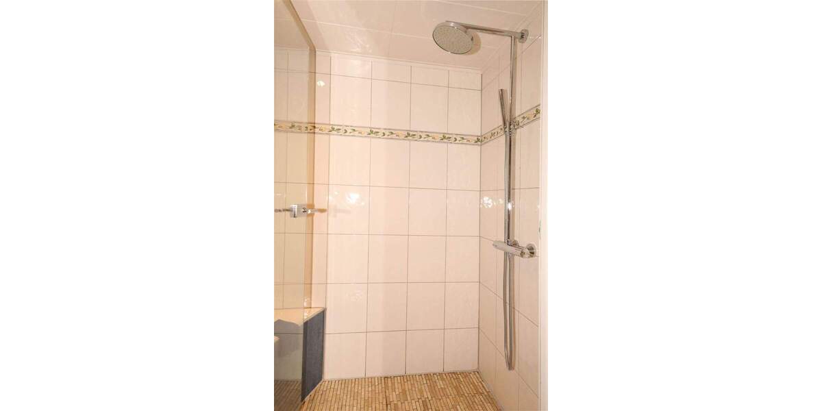 Reihenmittelhaus Düsseldorf Lierenfeld - 3 Zimmer, 130 m&sup2;, 425.000&euro; | Angebot:25695118