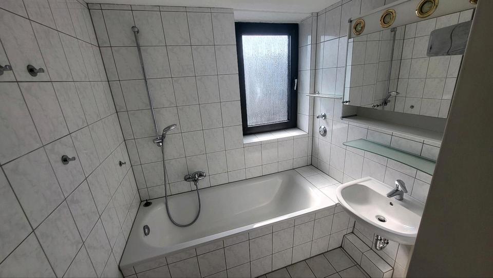 Dachgeschoßwohnung Neuss Allerheiligen - 3 Zimmer, 79 m&sup2;, 850&euro; | Angebot:25404211