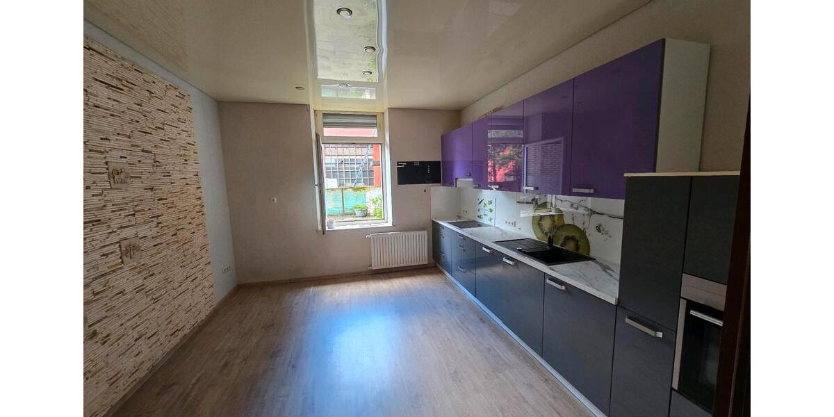 Erdgeschoßwohnung Duisburg Hamborn - 5 Zimmer, 166 m&sup2;, 175.000&euro; | Angebot:26480561