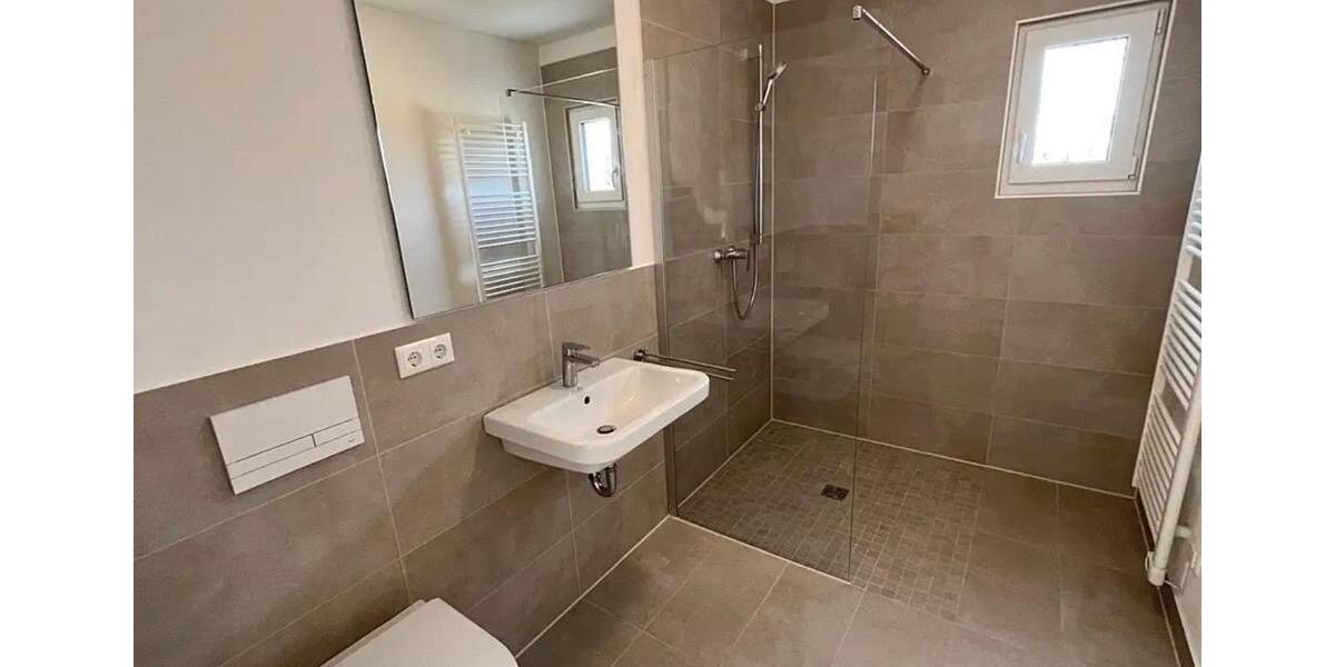 Etagenwohnung Mönchengladbach Nord - 2 Zimmer, 89 m&sup2;, 1.400&euro; | Angebot:24859518