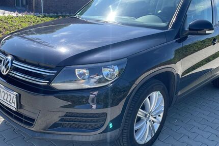 VW Tiguan 124.985 km 9.450 &euro; Mönchengladbach 41239