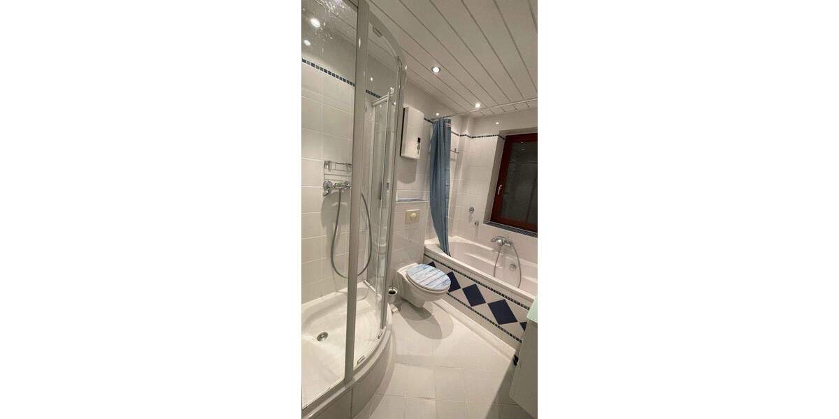 Etagenwohnung Düsseldorf Unterbach - 4 Zimmer, 99 m&sup2;, 2.400&euro; | Angebot:25659177