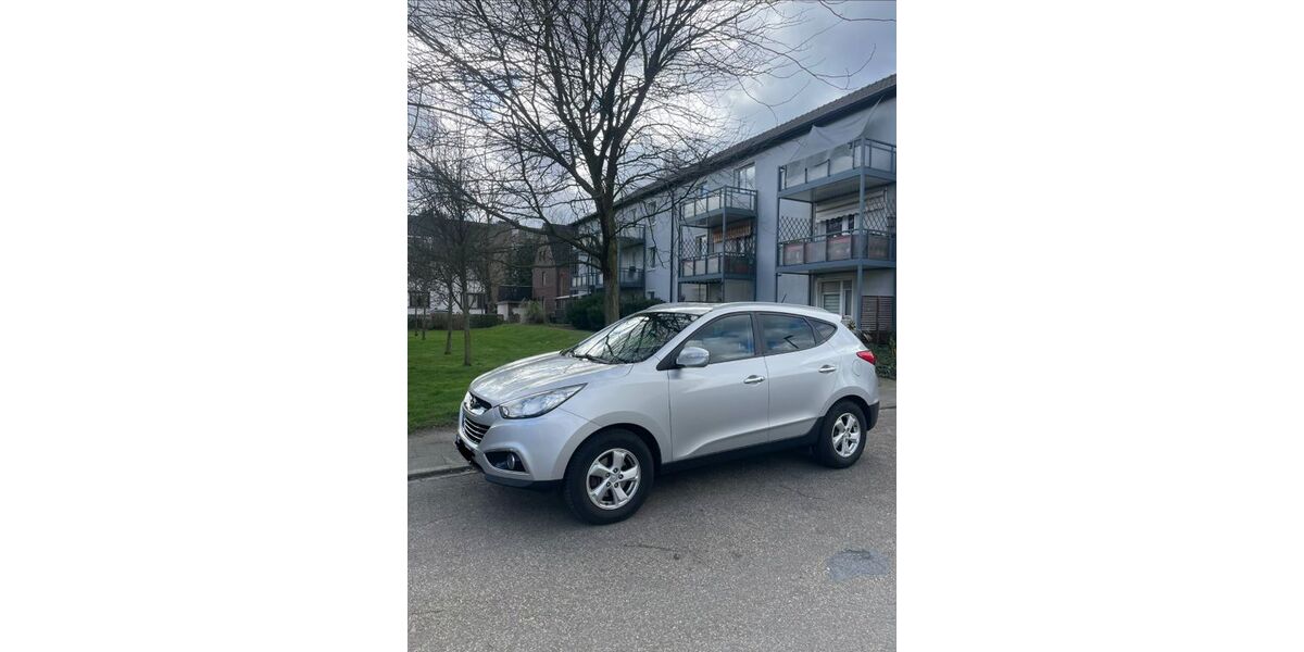 Hyundai ix35 151.300 km 5.500 &euro; Oberhausen 46149