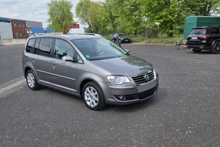 VW Touran 144.000 km 6.300 &euro; Wachtendonk 47669