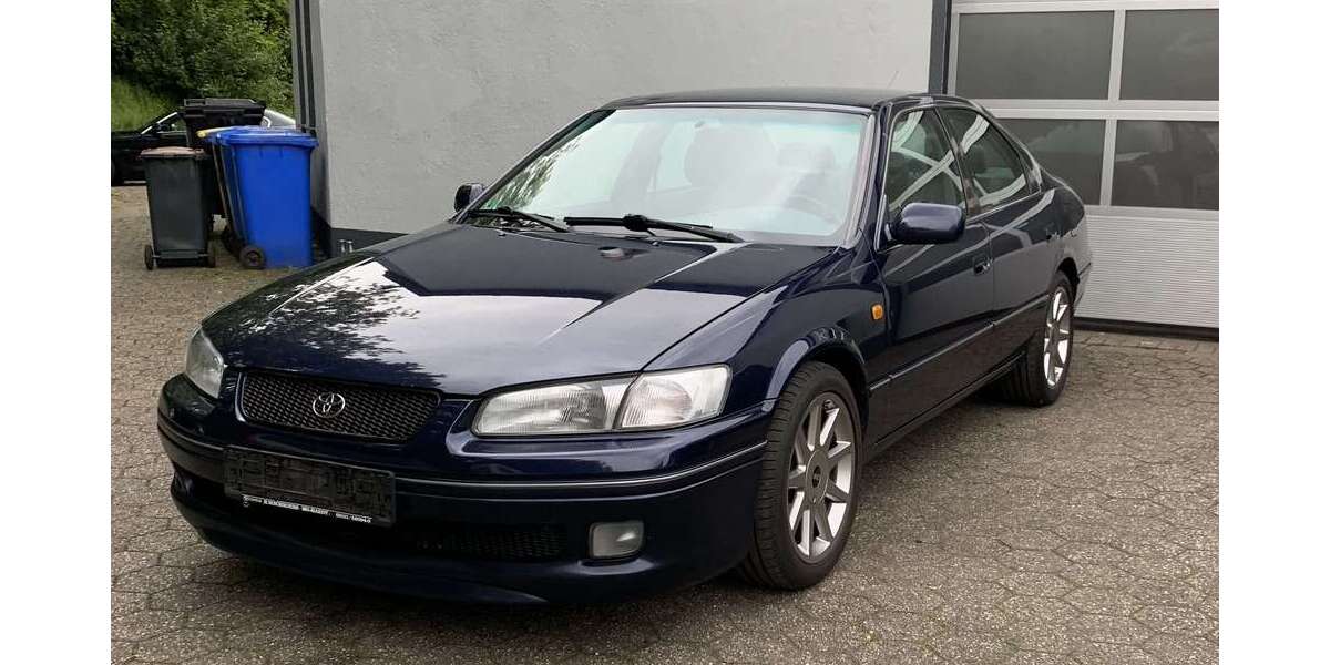 Toyota Camry 240.500 km 4.900 &euro; Mönchengladbach 41066
