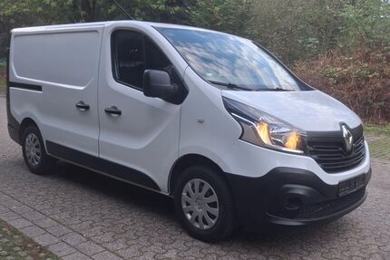 Renault Trafic 156.426 km 11.700 &euro; Duisburg 47167