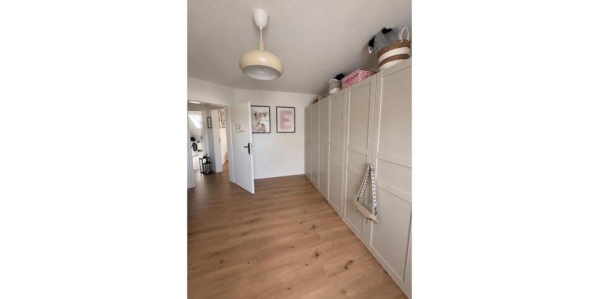 Dachgeschoßwohnung Moers Rheinkamp - 3 Zimmer, 71 m&sup2;, 867&euro; | Angebot:26627135