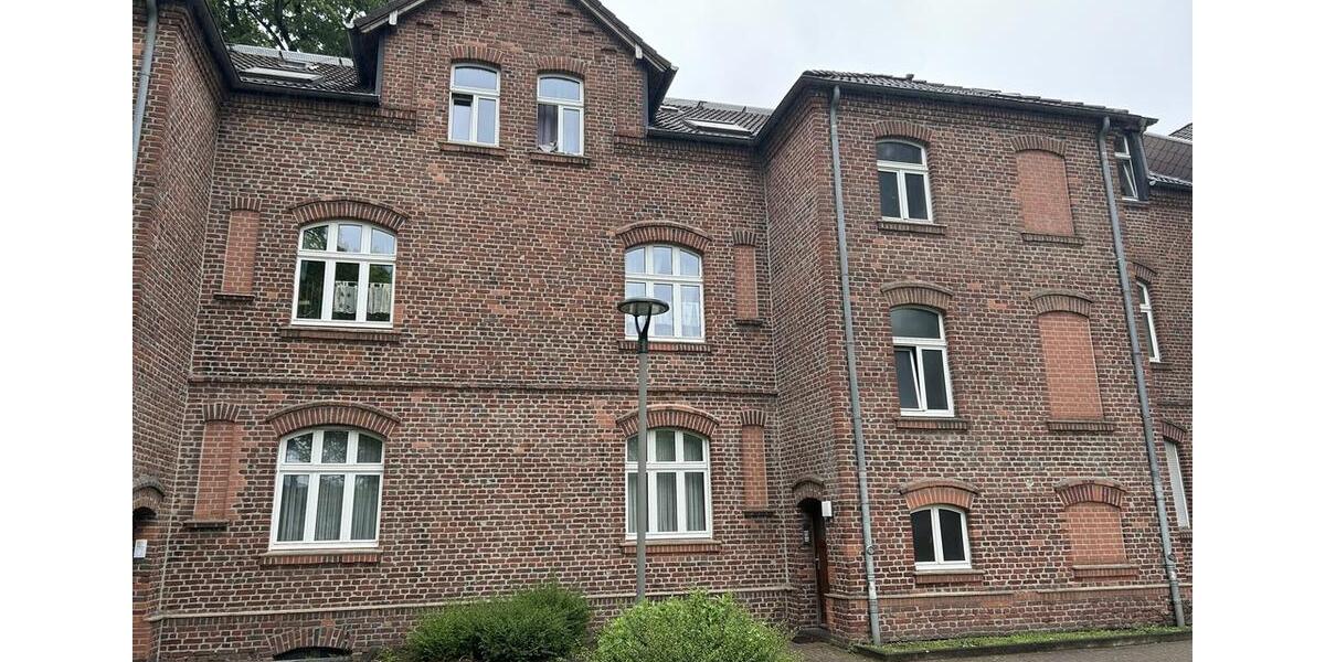 Dachgeschoßwohnung Duisburg Hamborn - 3.5 Zimmer, 69 m&sup2;, 365&euro; | Angebot:26433788