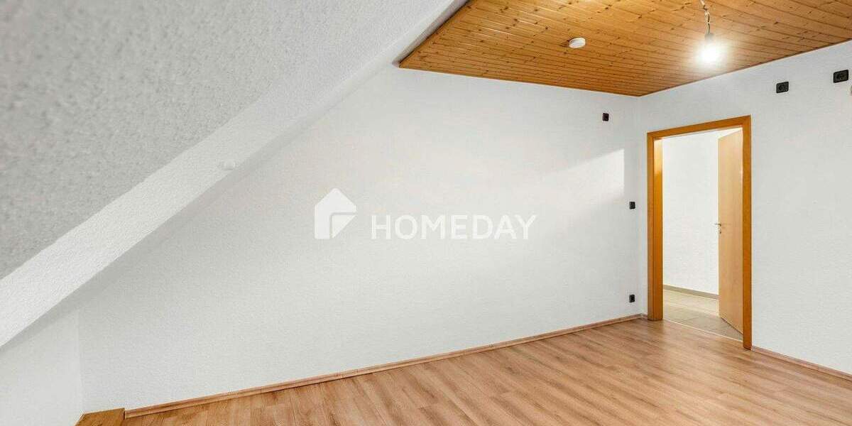 Etagenwohnung Duisburg Marxloh - 3 Zimmer, 106 m&sup2;, 99.000&euro; | Angebot:25688374