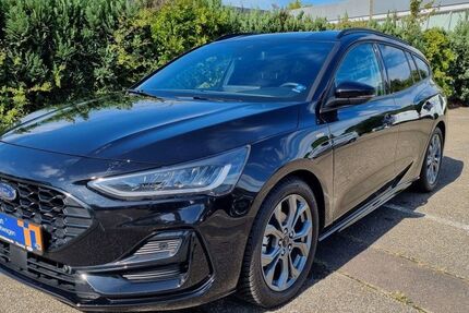 Ford Focus 13.200 km 24.480 &euro; Düsseldorf 40589