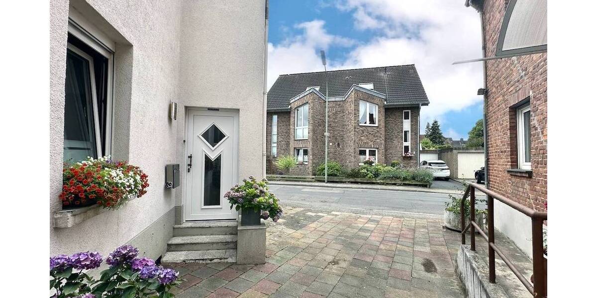 Einfamilienhaus Neuss Norf - 8 Zimmer, 210 m&sup2;, 419.000&euro; | Angebot:26641444