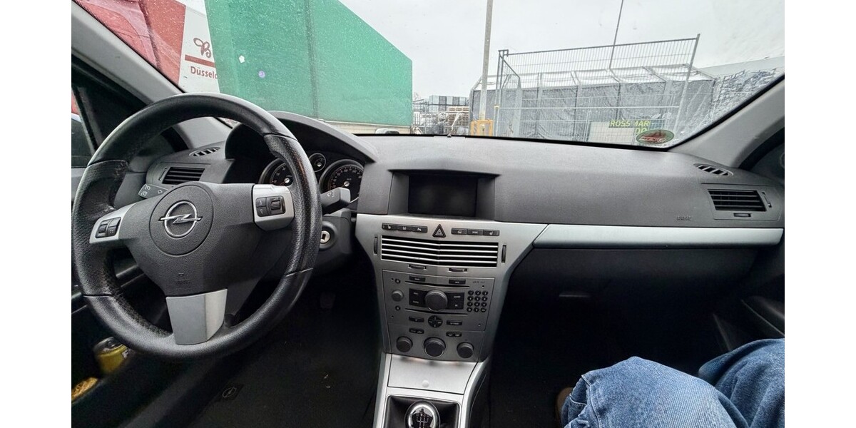 Opel Astra 220.000 km 2.500 &euro; Düsseldorf 40213