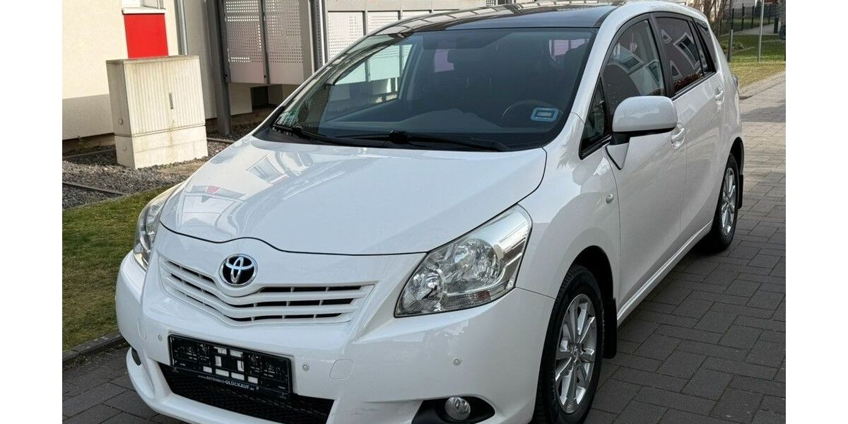 Toyota Verso 155.000 km 6.940 &euro; Düsseldorf 40468