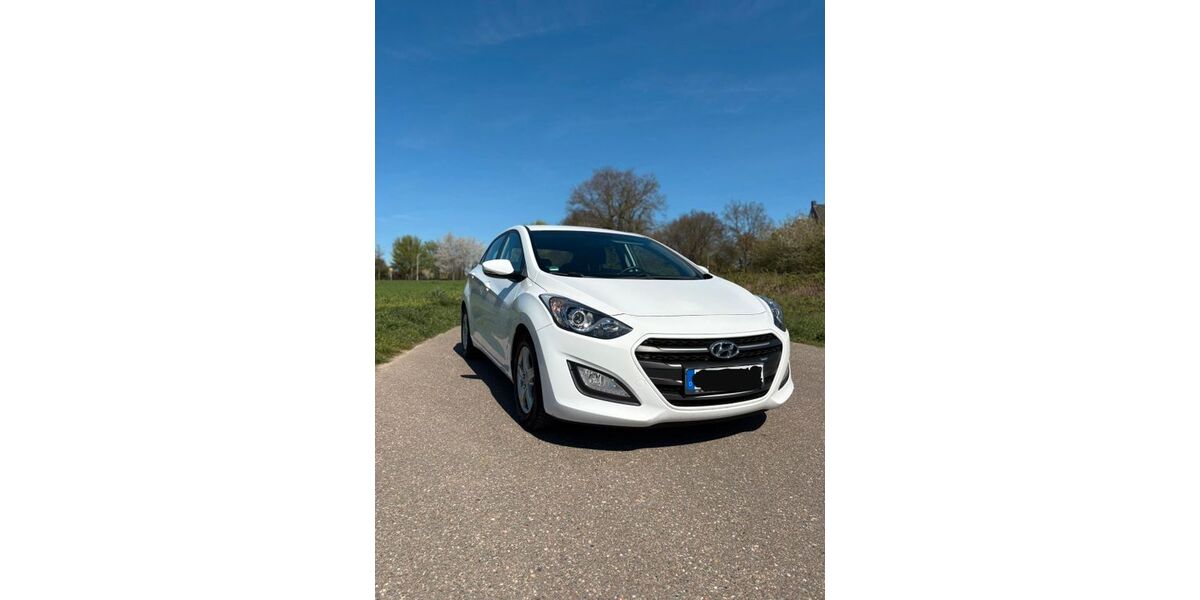 Hyundai i30 158.000 km 8.700 &euro; Mönchengladbach 41068