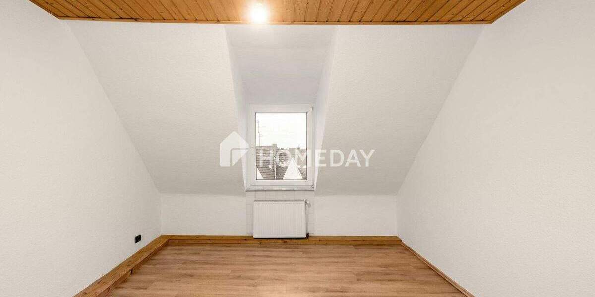 Etagenwohnung Duisburg Marxloh - 3 Zimmer, 106 m&sup2;, 99.000&euro; | Angebot:25688374