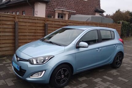 Hyundai i20 107.500 km 5.380 &euro; Hilden 40721