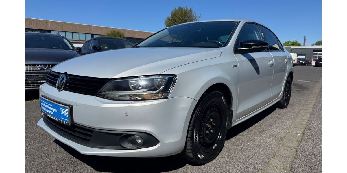 VW Jetta 141.166 km 6.690 &euro; Düsseldorf 40233