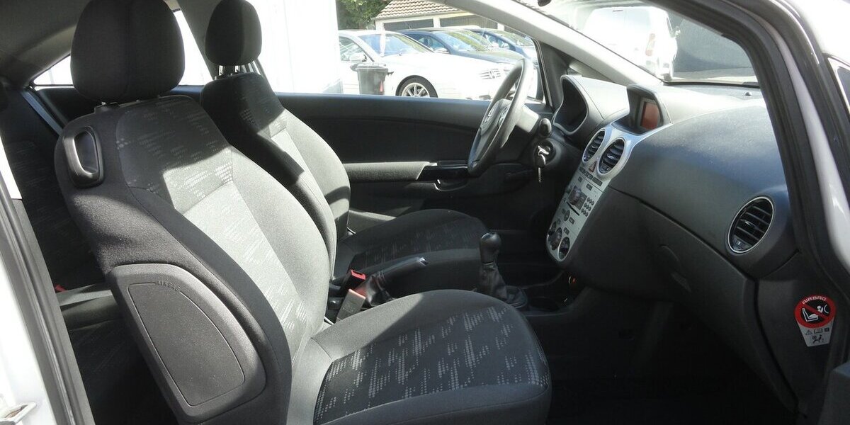 Opel Corsa Selection Klima Kette+TÜV neu S.heft 179.000 km 3.700 &euro; Neuss 41462