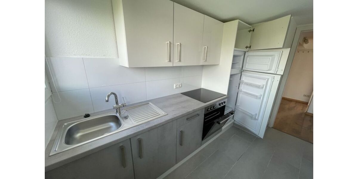 Provisionsfrei* SOFORT FREI! Rhein-nah - 2-Zm Penthouse Oberkassel - renoviert, Klimaanlage Einbauküche 55m² - Einfamilienhaus Düsseldorf Oberkassel | Angebot:25926108