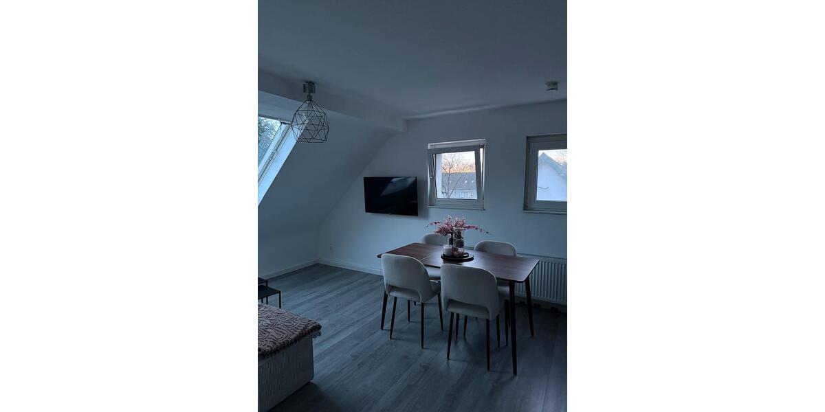 Dachgeschoßwohnung Duisburg Hochheide - 2 Zimmer, 40 m&sup2;, 532&euro; | Angebot:25753647