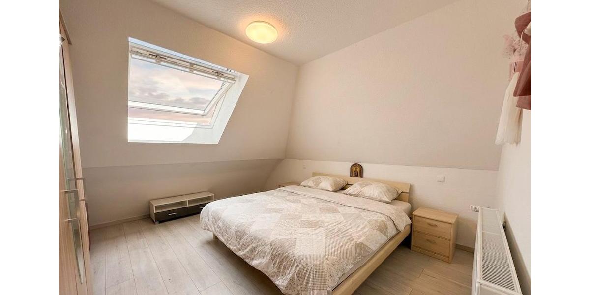 Dachgeschoßwohnung Mönchengladbach Süd - 5 Zimmer, 78 m&sup2;, 182.500&euro; | Angebot:26545170