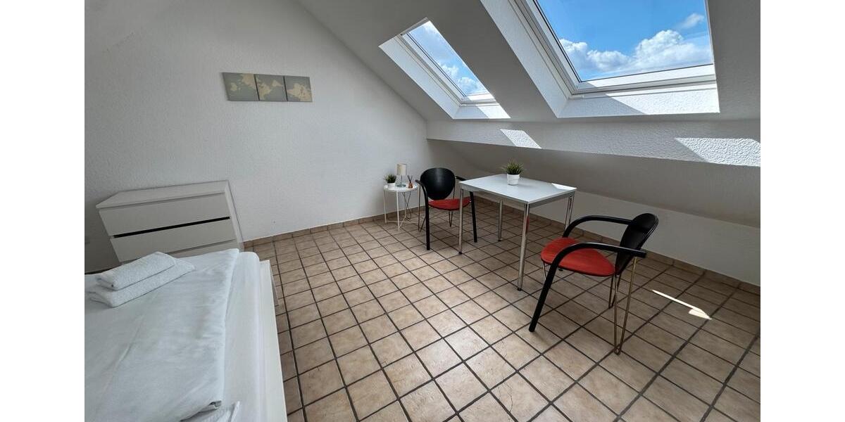 Dachgeschoßwohnung Mönchengladbach Nord - 1 Zimmer, 30 m&sup2;, 400&euro; | Angebot:26021447