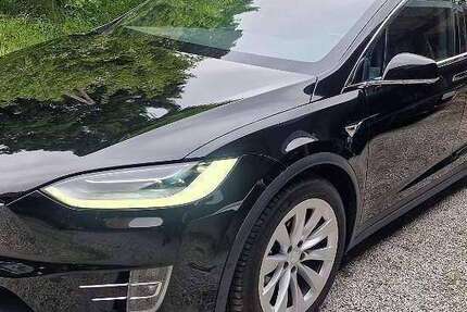 Tesla Model X 93.700 km 45.550 &euro; Duisburg 47167