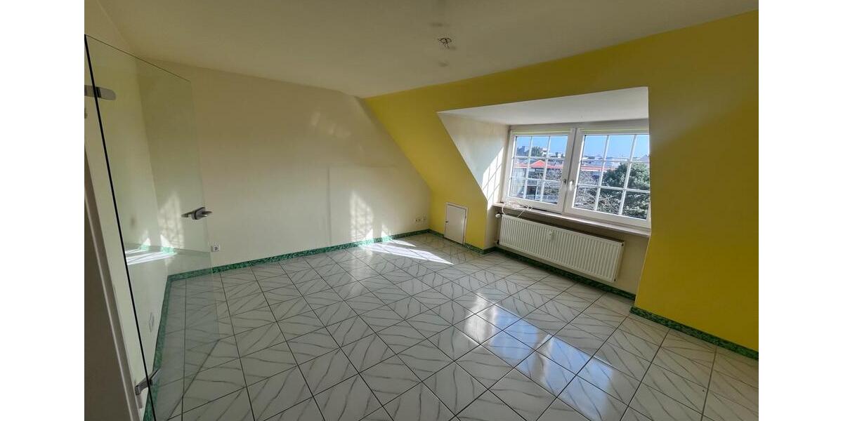 Dachgeschoßwohnung Düsseldorf Stadtbezirk 9 - 2 Zimmer, 54 m&sup2;, 1.050&euro; | Angebot:25714491