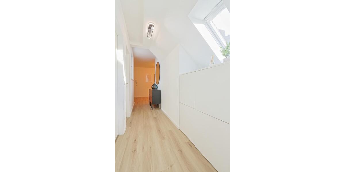 Dachgeschoßwohnung Düsseldorf Düsseltal - 4 Zimmer, 97 m&sup2;, 575.000&euro; | Angebot:25861118