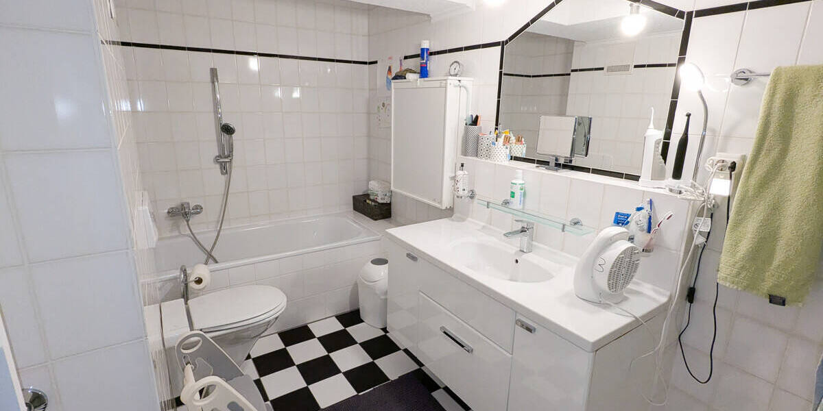 Etagenwohnung Grevenbroich Stadtmitte - 4 Zimmer, 124 m&sup2;, 399.000&euro; | Angebot:26474773