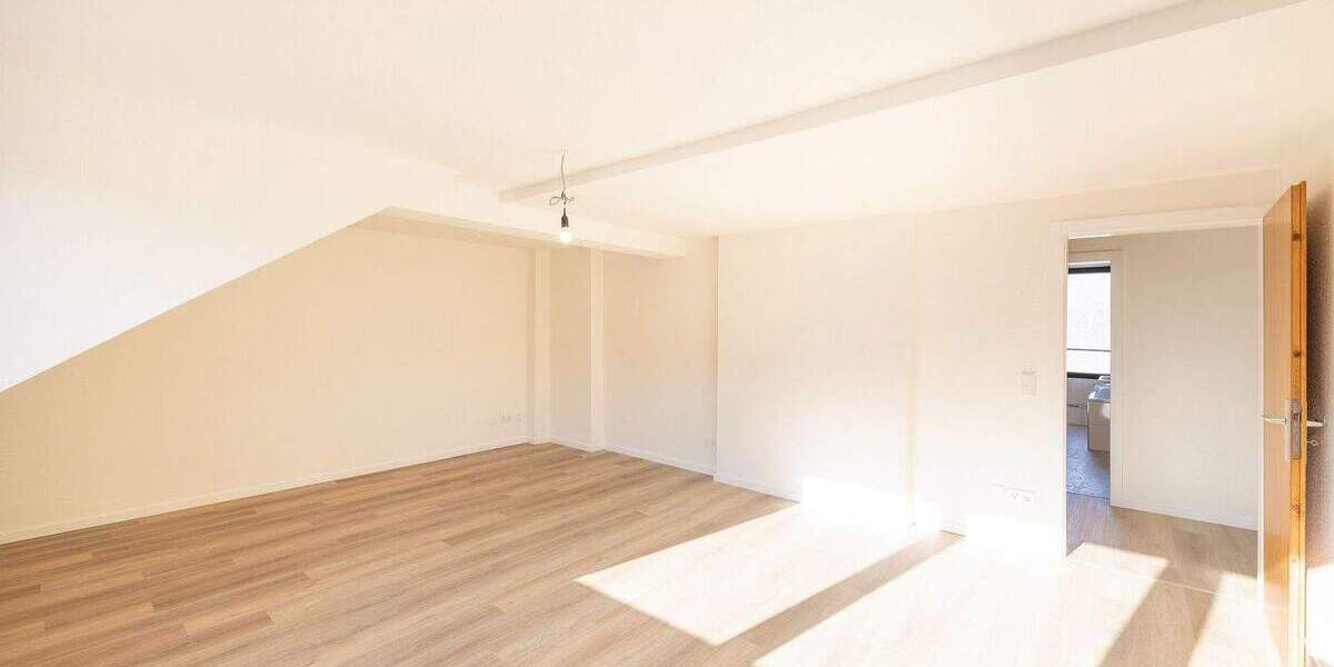 Etagenwohnung Düsseldorf Flingern Nord - 2 Zimmer, 82 m&sup2;, 1.360&euro; | Angebot:25745721